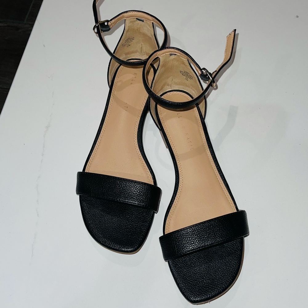 Kelly & Katie Size 9.5 Strappy Sandals